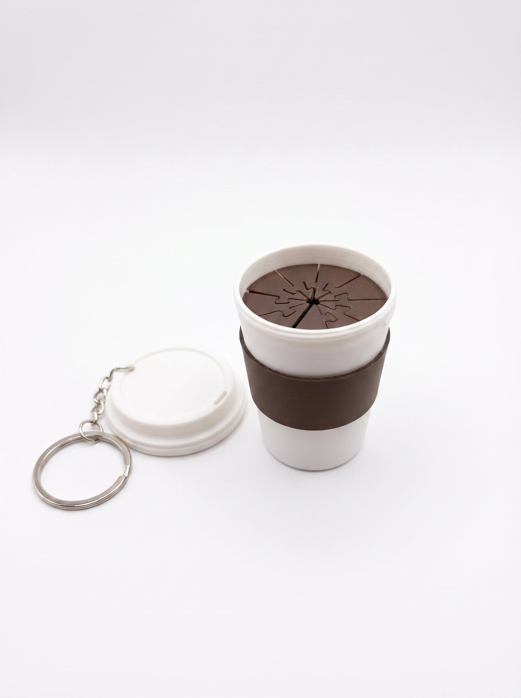 Coffee Cup Surprise — Porta-Chaves Miniatura | Cobra Articulada Escondida